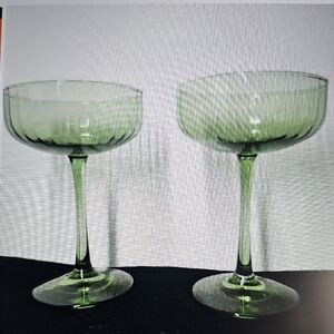 Round House Coupe Glass 8.5 Oz Set Of 2 New In Box Green